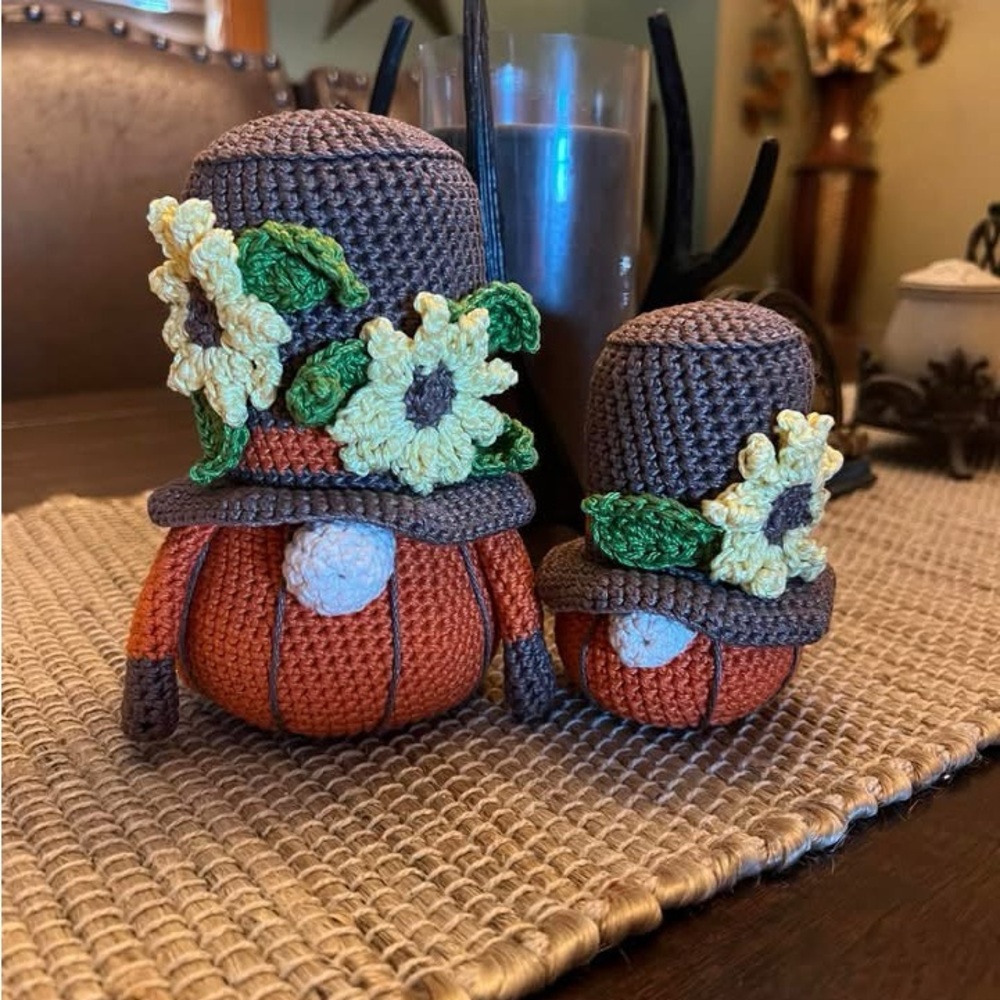 Fall harvest gnomes